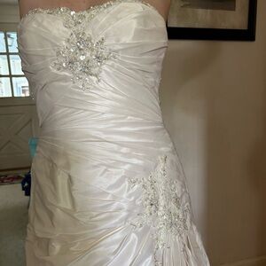 Gorgeous wedding dress